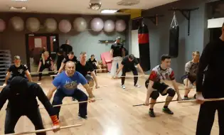 ćwiczenia z
siłowo-sprawnościowe na sali ćwiczeń